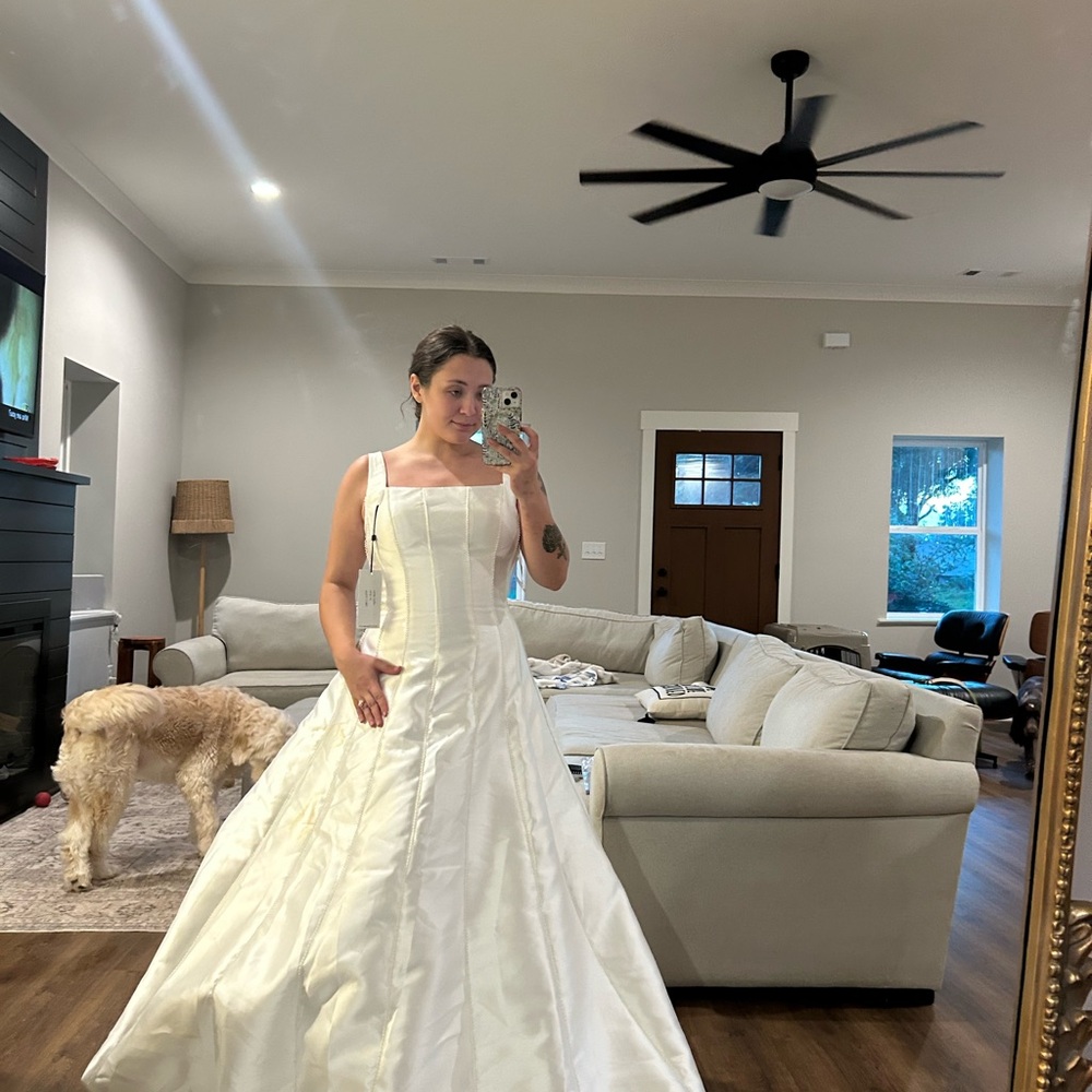 Elegant White Wedding Dress